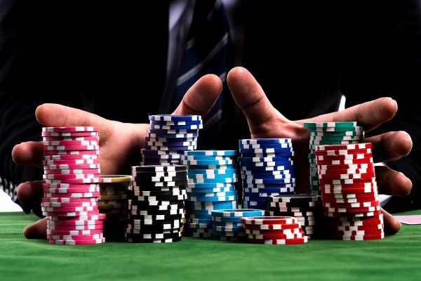 Chiến Thuật Chơi Tight trong Poker và Cách Áp Dụng Hiệu Quả