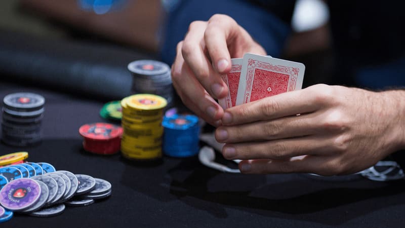 Tại sao đòn Squeeze trong poker lại mang lại hiệu quả?